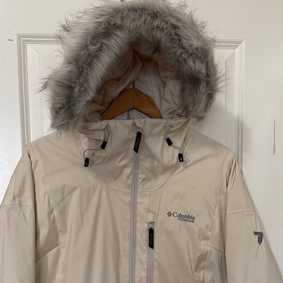 Columbia Beige Hooded Jacket with Faux Fur - Picture 2 of 16